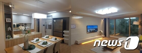 본문 이미지 - 모델하우스 유니트 내부 모습(제공=금성백조)ⓒ News1