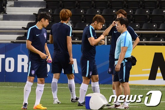 (도하(카타르)=뉴스1) 임세영 기자 = 대한민국 축구 대표팀이 12일 오후(현지시간) 카타르 도하에 위치한 자심 빈 하마드 경기장에서 훈련을 하고 있다. 대한민국 축구 대표팀은 …