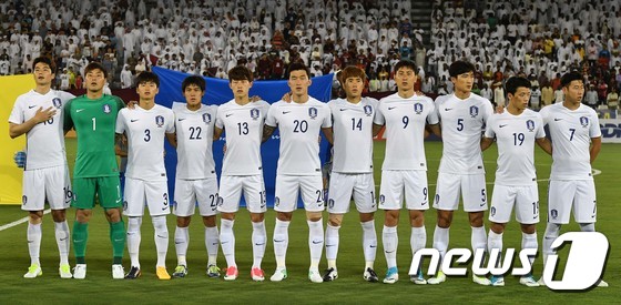 애국가 부르는 대한민국 축구 대표팀 선수들