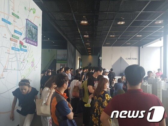 본문 이미지 - 23일 개관한 청주 금천 센트럴파크 스타힐스 주택홍보관. (금천지역주택조합 제공) ⓒ News1