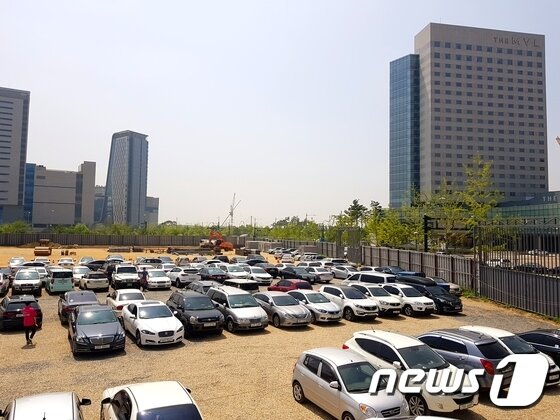 본문 이미지 - '일산 한류월드 유보라 더 스마트'가 들어서게 될 부지. 모델하우스 주차장으로 사용됐다.(사진=진희정 기자)ⓒ News1