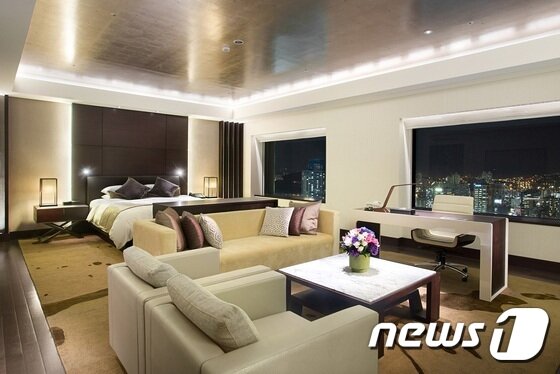 본문 이미지 - 롯데호텔부산 프레지덴셜 스위트 객실 사진(롯데호텔제공) 2016.6.28/뉴스1 ⓒ News1