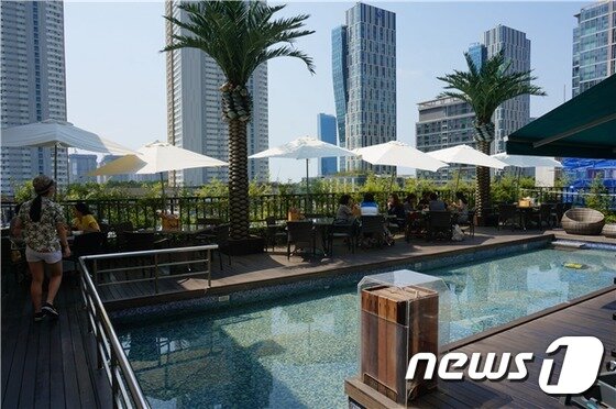 본문 이미지 - 풀사이드 228. 인천관광공사 제공.ⓒ News1