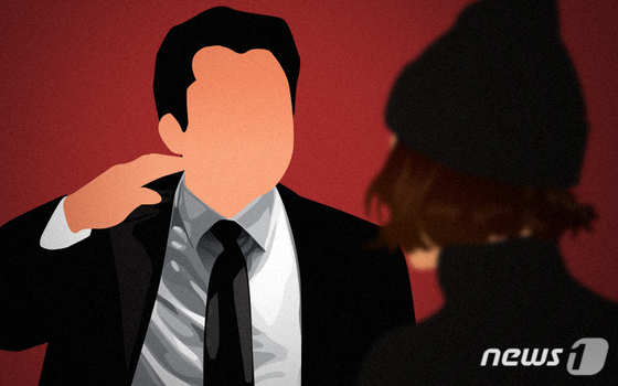 초등 담임에 수첩 던진 학부모 "나도 공무원…사람 말려 죽이는 법 안다"