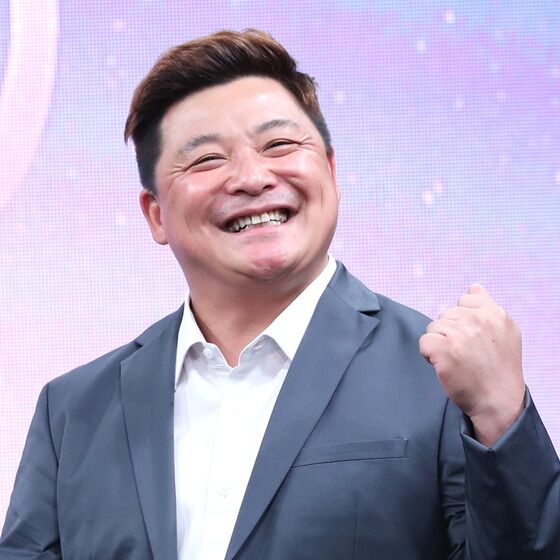 [단독] 윤정수, 띠동갑 연하 예비신부와 이재훈 콘서트 함께…"인상 너무 선해"