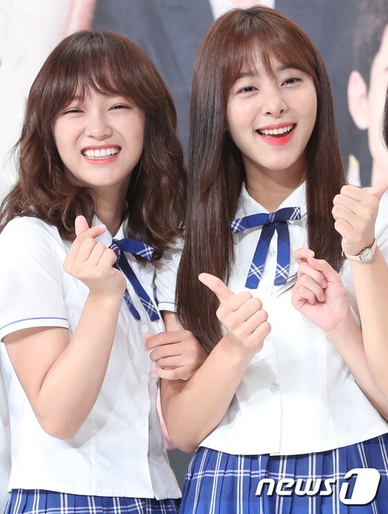 본문 이미지 - 배우 김세정, 설인아(오른쪽)가 11일 오후 서울 영등포 타임스퀘어에서 열린 KBS 2TV 새 월화드라마 ‘학교 2017&prime; 제작발표회에 참석해 포즈를 취하고 있다. 2017.7.11/뉴스1 ⓒ News1 권현진 기자