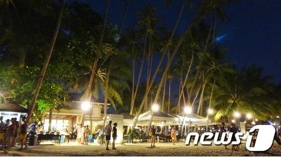 본문 이미지 - 알로나 해변가의 밤. 임유정 독자 제공.ⓒ News1