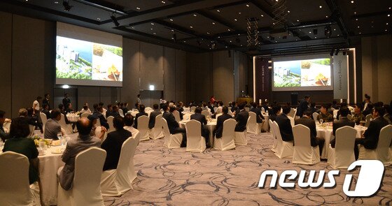 본문 이미지 - 20일 강원 속초시 롯데리조트 속초 그랜드 볼룸A에서 롯데리조트 속초 그랜드 오픈행사가 열리고 있다. 2017.7.20/뉴스1 ⓒ News1 고재교 기자