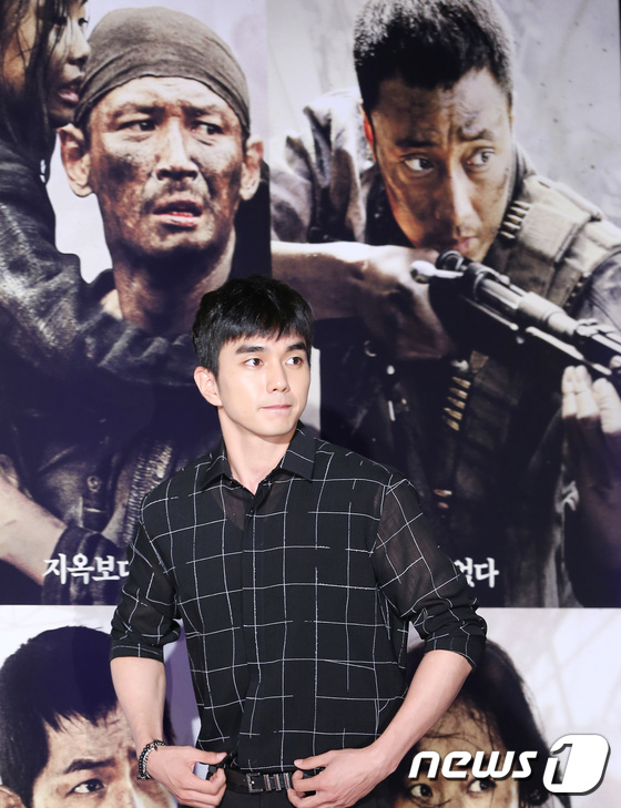 (서울=뉴스1) 권현진 기자 = 배우 유승호가 20일 오후 서울 CGV 용산아이파크몰에서 열린 영화 ‘군함도’(감독 류승완) VIP시사회에 참석하고 있다. 2017.7.20/뉴스1 …