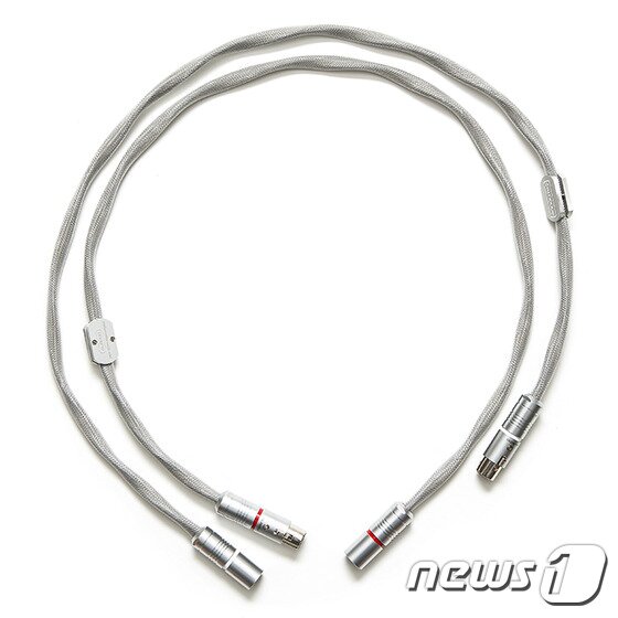 본문 이미지 - 알베도 실버 ‘Monolith’ 인터케이블 ⓒ News1