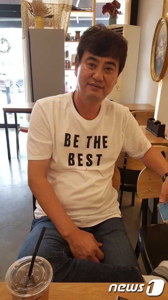 본문 이미지 - 인터뷰하고 있는 강정길 전 경북고 감독.ⓒ News1