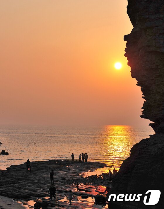본문 이미지 - 부안 채석강 해넘이 ⓒ News1