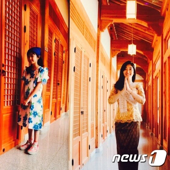 본문 이미지 - 동남아 각국국의 전통의상을 입어보고 문화를 체험하는 시민들 ⓒ News1