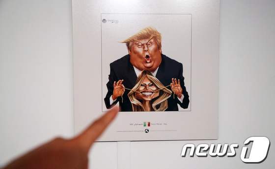 본문 이미지 - 국제 트럼프주의(Trumpism) 만화·캐리커처 전시회 전시작. ⓒ AFP=뉴스1