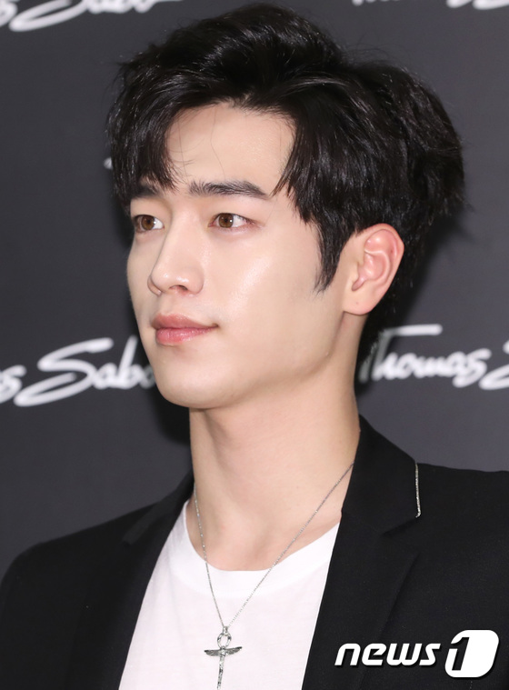 (서울=뉴스1) 권현진 기자 = 배우 서강준이 6일 오후 서울 강남구 청담동에서 열린 한 주얼리 브랜드 포토행사에 참석해 포즈를 취하고 있다. 2017.7.6./뉴스1