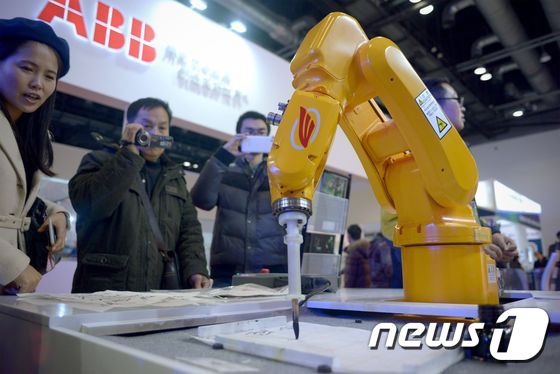 2015년 중국 베이징에서 열린 세계 로봇 컨퍼런스 현장 © AFP=뉴스1