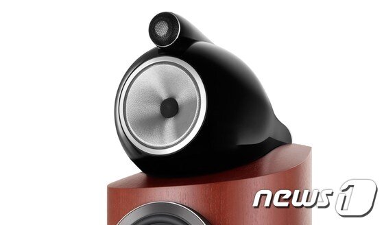 본문 이미지 - B&W ‘802 D3’의 트위터와 미드레인지 유닛 부분ⓒ News1