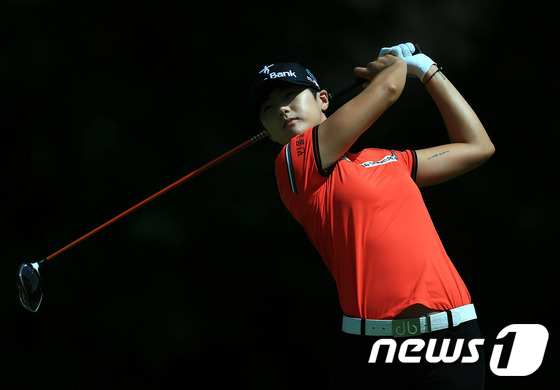 LPGA투어 데뷔 시즌에 3승에 도전하는 박성현. © AFP=News1