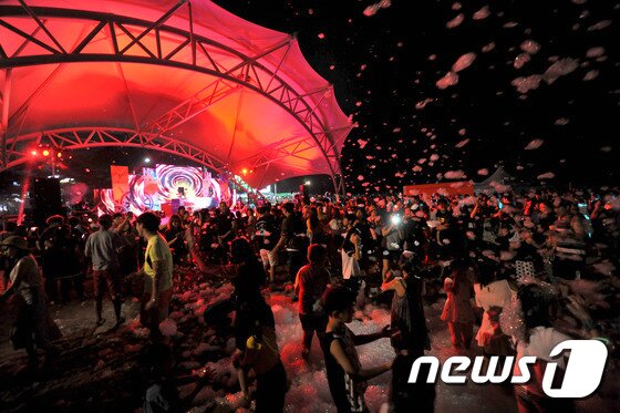 본문 이미지 - 2017 속초 여름해변 축제(속초시 제공)