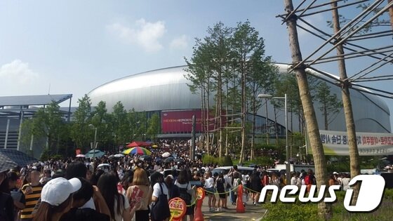 본문 이미지 - 워너원 쇼콘이 열리는 고척돔 ⓒ News1