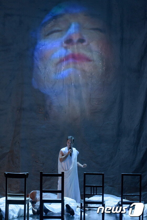 본문 이미지 - 연극 '줄리어스 시저' 공연 사진 (제공 SPAF사무국)