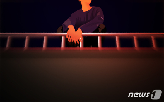 3층 빌라 옥상서 행인들에 실외기 던진 30대…"화가 나서"