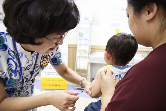 6가 혼합백신, 내년 1월부터 무료 접종…"접종 횟수 줄어 편리"