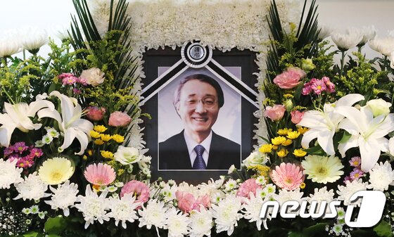 본문 이미지 - 5일 오후 서울 용산구 순천대학교병원 장례식장에 마광수 전 연세대 국어국문학과 교수의 빈소가 마련돼 있다. 2017.9.5/뉴스1 ⓒ News1 이재명 기자