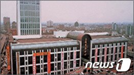 본문 이미지 - 지난 1997년 중국 상하이에 문을 연 이마트 취양점ⓒ News1ⓒ News1