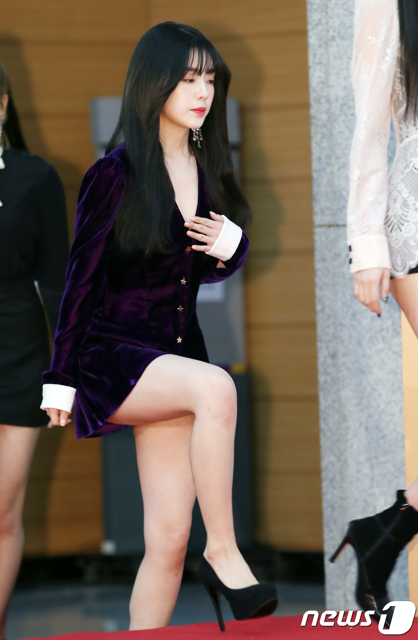 (일산=뉴스1) 권현진 기자 = 레드벨벳 아이린이 10일 오후 일산 킨텍스 제1전시장에서 열린 ‘제32회 골든디스크 시상식’ 레드카펫 행사에 참석하고 있다. 2018.1.10./뉴 …