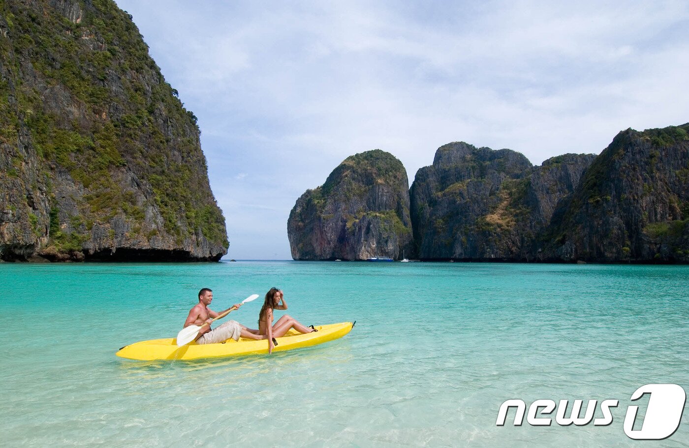 본문 이미지 - 끄라비에서 할 수 있는 체험 중 하나인 카약킹. 태국관광청 제공ⓒ News1