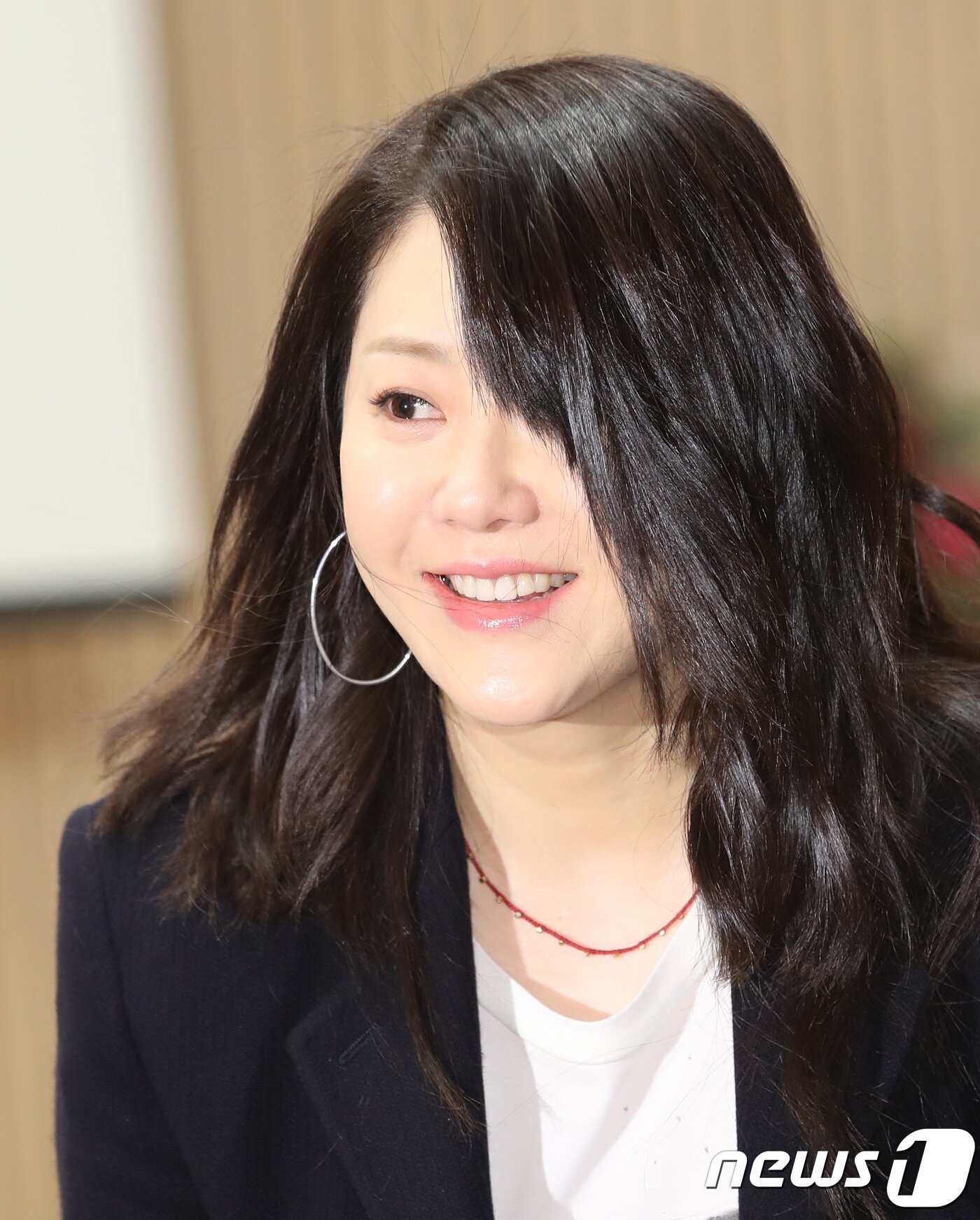 본문 이미지 - 배우 고현정이 15일 오후 서울 목동SBS에서 열린 SBS 드라마 ‘리턴’ 제작발표회에 참석해 인사를 하고 있다. 2018.1.15. ⓒ 뉴스1 권현진 기자