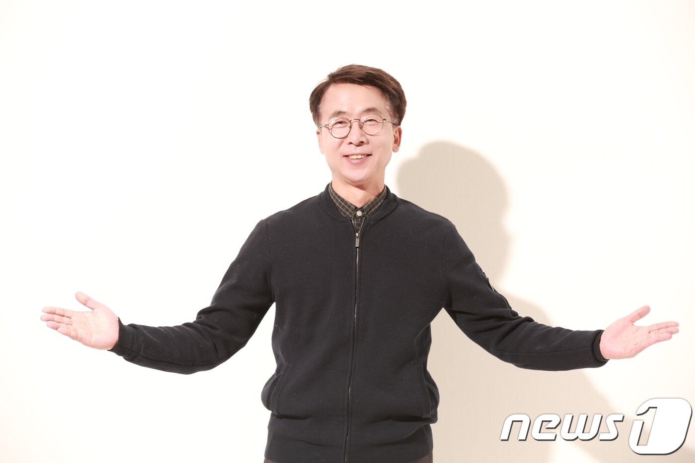 본문 이미지 - 장편소설 '봉기'작가 서주원씨 ⓒ News1 김대홍 기자