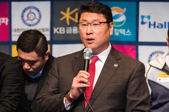 아이스하키 백지선 HL 안양 감독, 아시아리그 잔여 경기 출전 정지