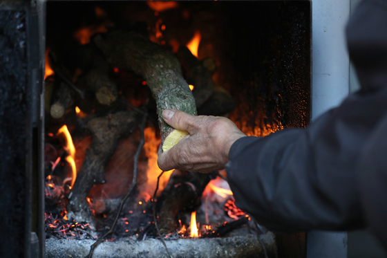 산불 주요 원인 지목된 '화목보일러'…경남서만 5704곳서 사용