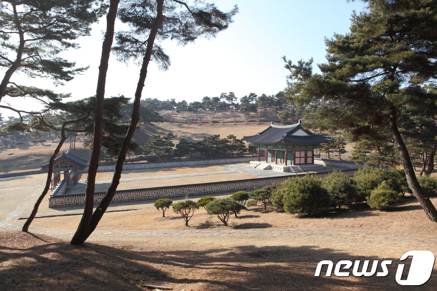 본문 이미지 - 논산 계백장군 위패와 영정을 모신 충장사ⓒ News1