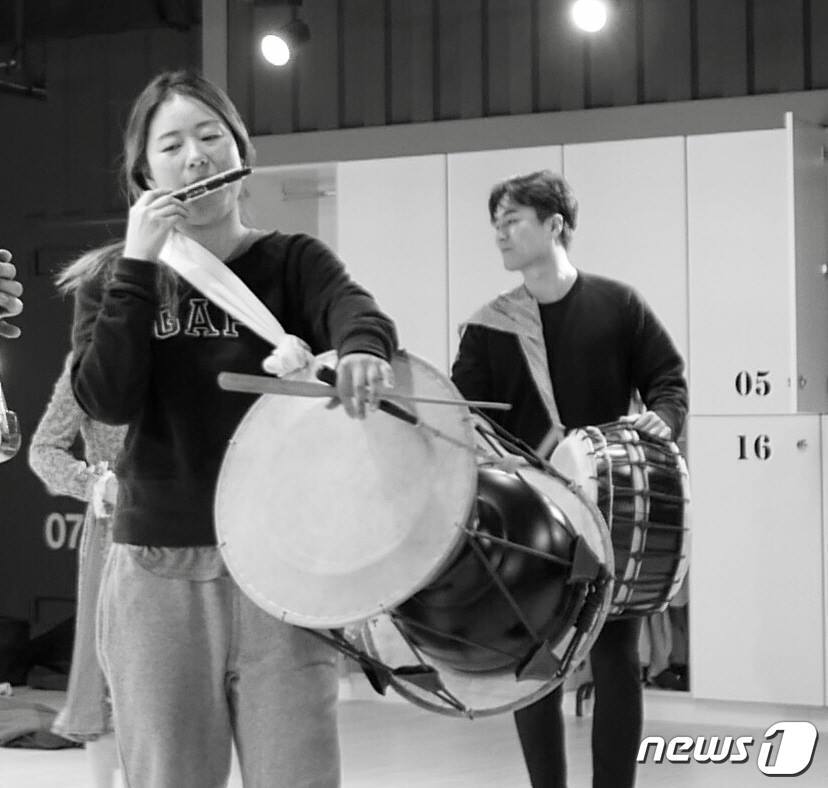 본문 이미지 - 연극 &#39;로풍찬 유랑극장&#39; 연습 장면ⓒ News1