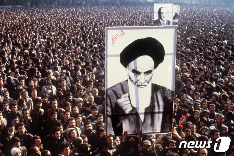 본문 이미지 - 1979년 이란혁명 때의 테헤란 모습 ⓒ AFP=News1