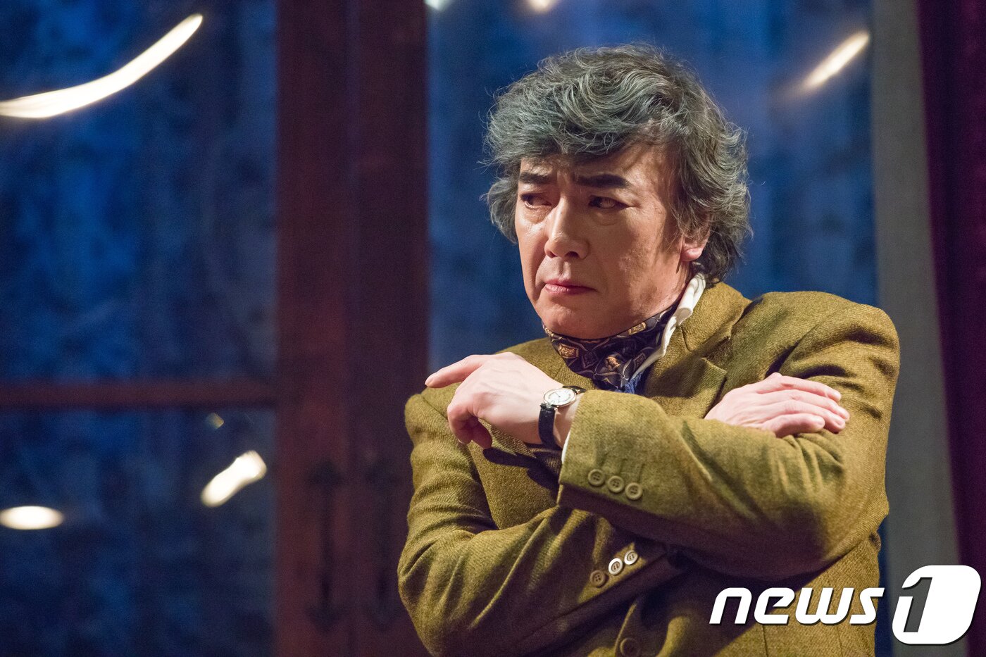 본문 이미지 - 윤순홍 배우가 30일 서울 대학로 SH아트홀에서 열린 연극 '쥐덫' 전막시연회에서 호기심이 많은 파라비치니역을 맡아 범인을 추리하고 있다. MBC탈런트극단 창단작인 '쥐덫'은 추리소설의 대가 아가사 크리스티가 쓴 동명의 소설을 각색한 작품이며 오는 2월1일부터 3월25일까지 공연한다. 2018.1.30./뉴스1 ⓒ News1 박정환 기자