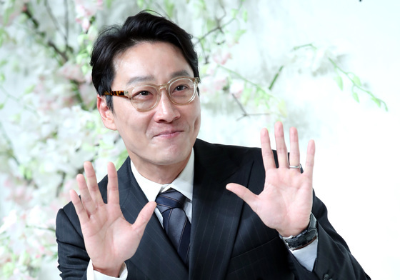 "'뭐 이런 X이 아는 척을' 무시하는 눈빛"…미담 없는 이휘재 캐나다 목격담