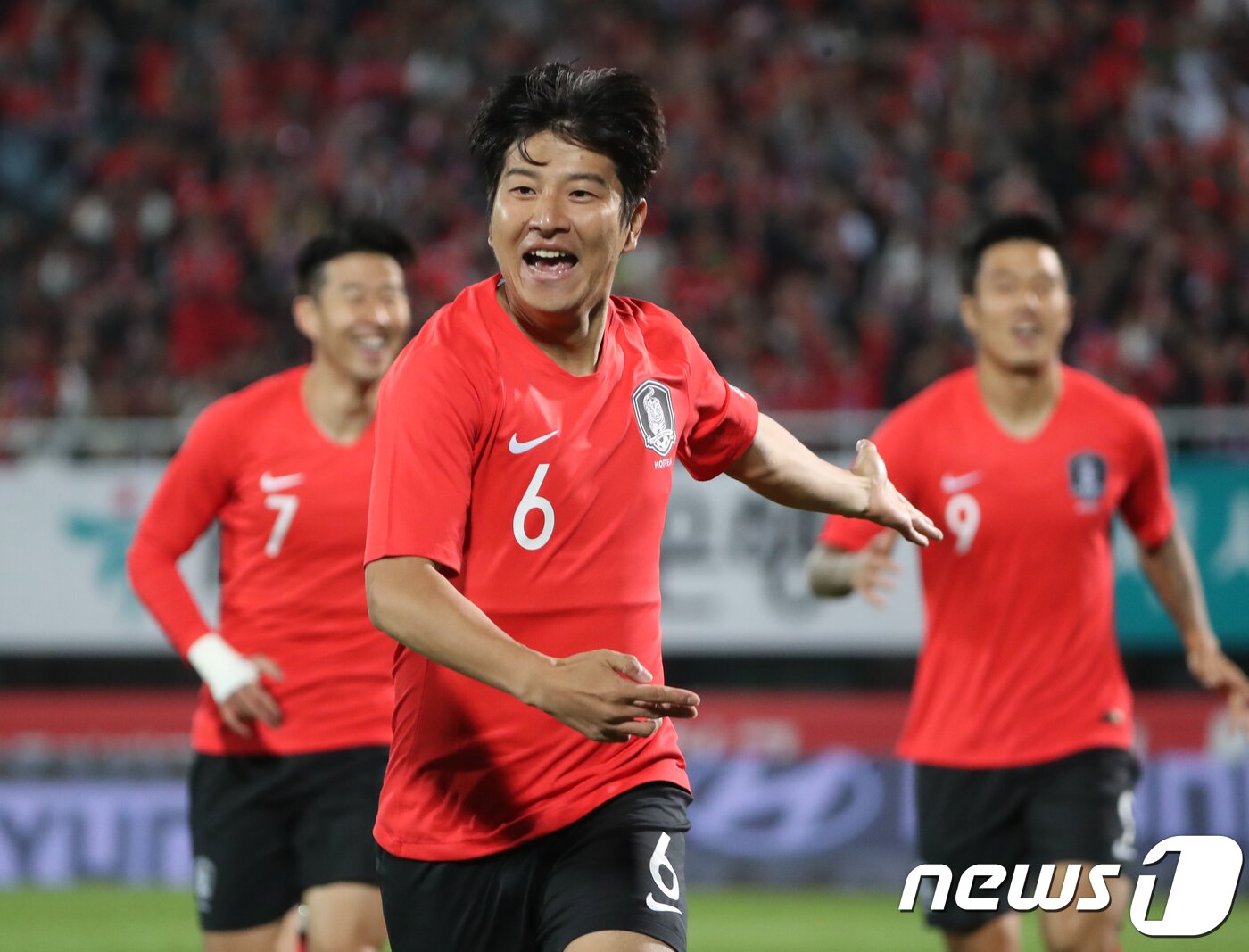 본문 이미지 - 국가대표팀 시절 득점 후 기뻐하는 박주호 2018.10.16 ⓒ 뉴스1 DB