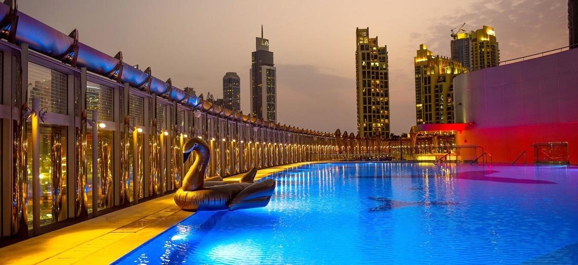 본문 이미지 - 더 부르즈 클럽에서 열리는 루프톱 풀파티