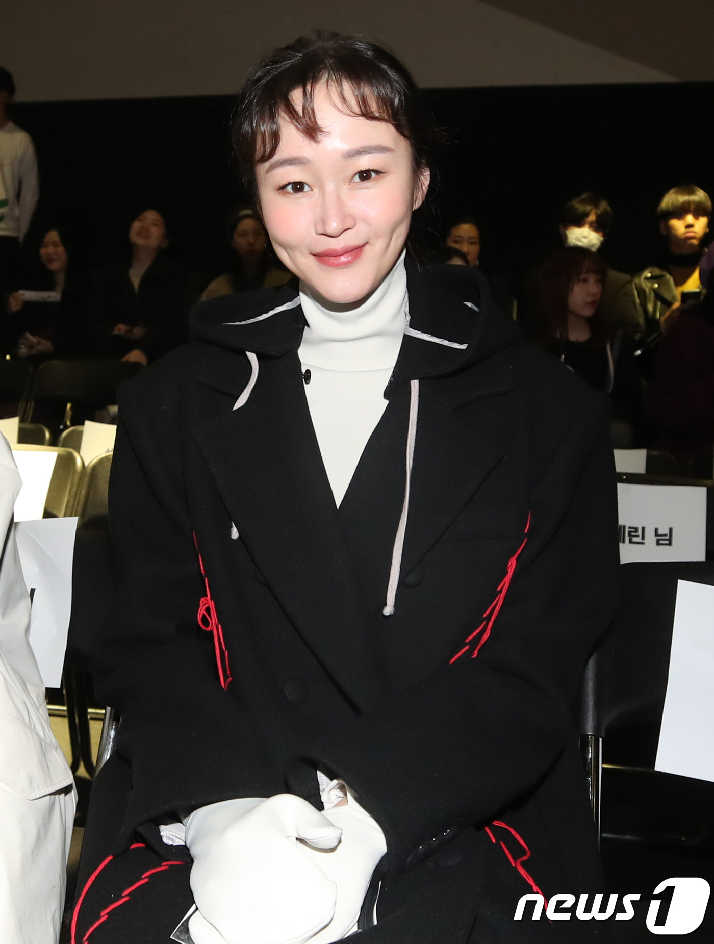 (서울=뉴스1) 권현진 기자 = 모델 이혜정이 18일 서울 중구 을지로 281 동대문디자인플라자(DDP)에서 열린 '2019 S/S 헤라서울패션위크' 더 갱(THE GANG) 컬렉 …