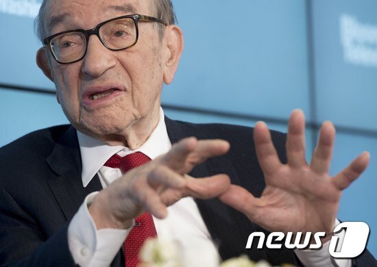 본문 이미지 - 앨런 그린스펀 전 연준 의장 ⓒ News1 자료 사진 