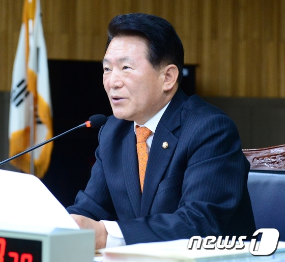 [국감] 질의하는 김한표 의원