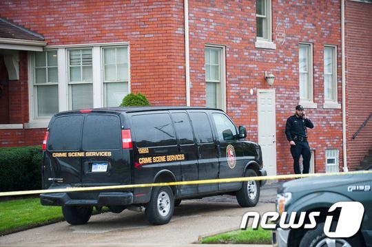 디트로이트 경찰이 페리 장례식장을 조사하고 있다. (출처=디트로이트뉴스 갈무리) © News1
