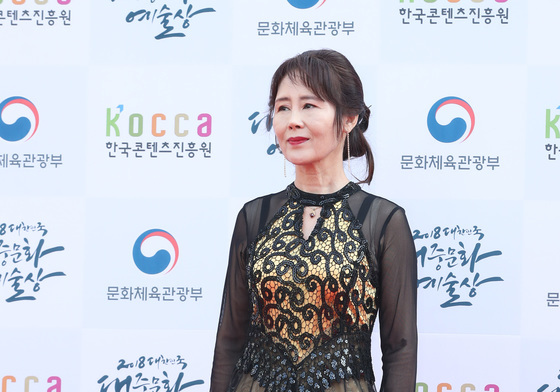 '짱구 엄마'·'지하철 안내방송' 성우 강희선, 암 투병 끝 별세…향년 65세