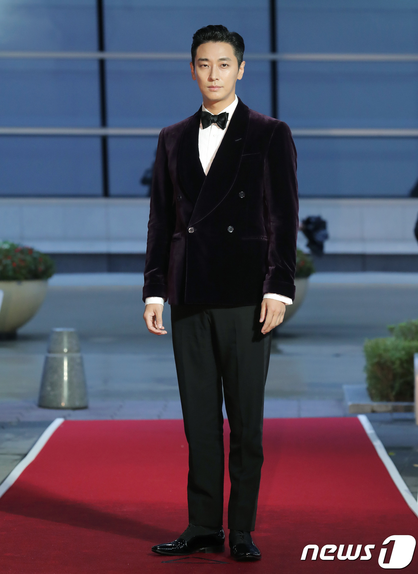 (서울=뉴스1) 권현진 기자 = 배우 주지훈이 5일 오후 부산 해운대구 우동 벡스코 오디토리움에서 열린 2018 부일영화상 시상식 레드카펫 행사에 참석하고 있다. 2018.10.5 …