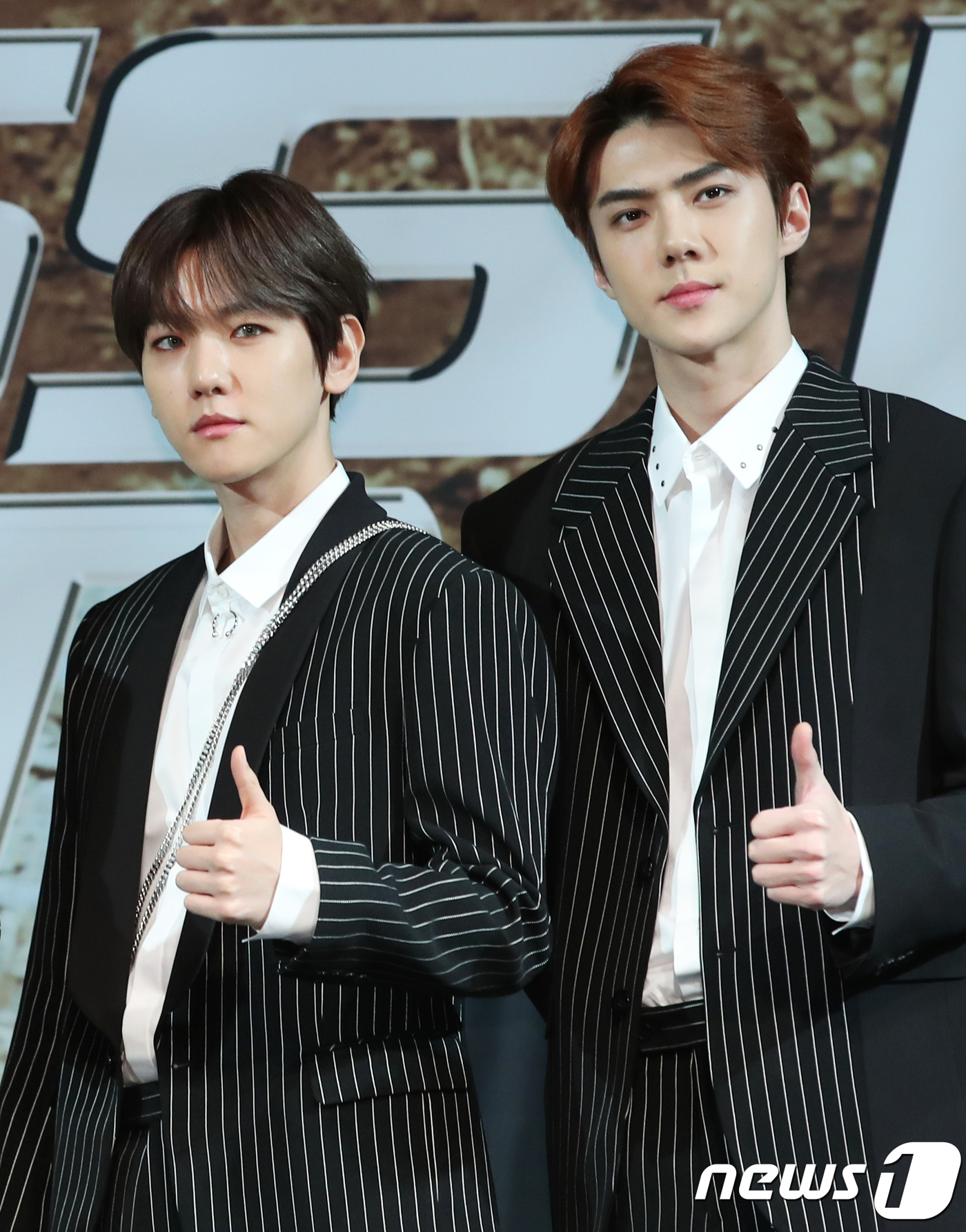 (서울=뉴스1) 권현진 기자 = 그룹 엑소(EXO) 백현, 세훈(오른쪽)이 1일 오후 서울 강남구 삼성동 코엑스 아티움에서 열린 정규 5집 ‘돈트 메스업 마이 템포(DON’T ME …