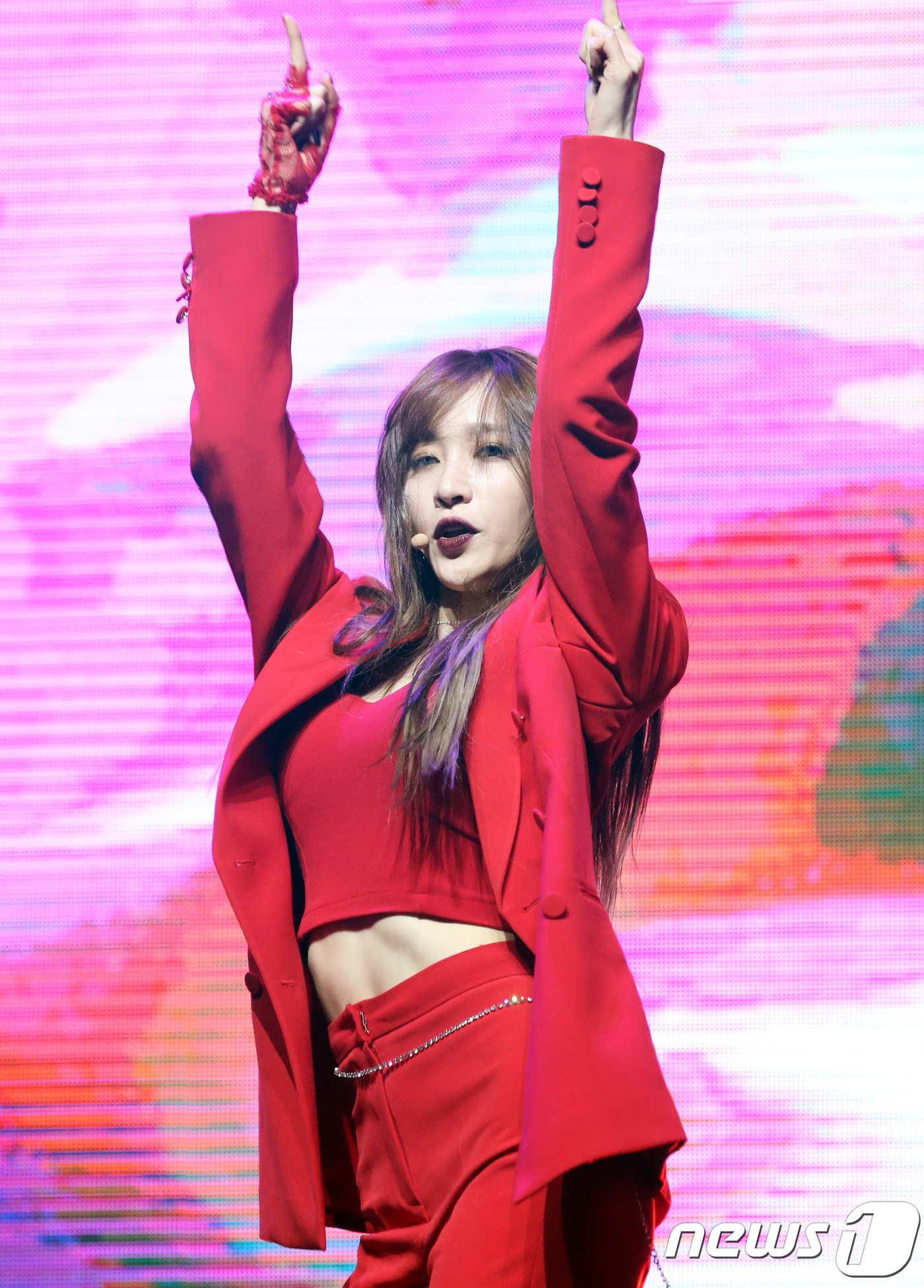 (서울=뉴스1) 권현진 기자 = 이엑스아이디(EXID) 하니가 21일 서울 용산구 이태원로 블루스퀘어 아이마켓홀에서 열린 싱글앨범  ‘알러뷰(I Love You)’ 발매 기념 쇼케 …